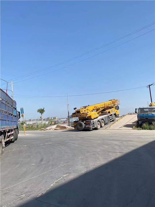 喀什市25吨吊车的租赁价格大概是多少？